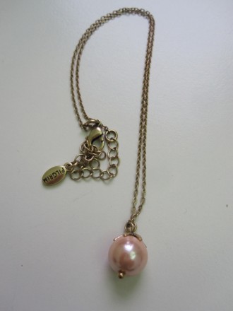 Mittellange Kette mit rosa Perle von Pilgrim