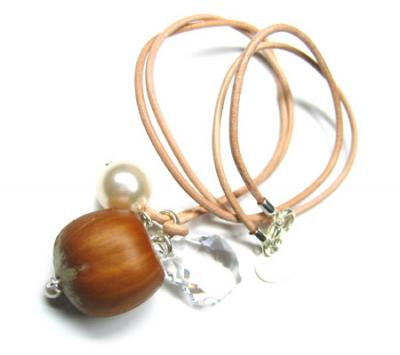 Kette “Nusszauber” von Bärbel Mugler