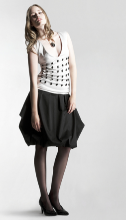 Ausgefallene Mode: Rock und Top von MilaMiyahara