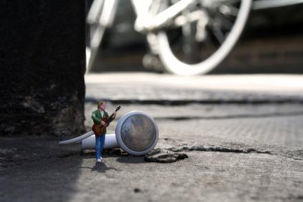 Same old song von Slinkachu